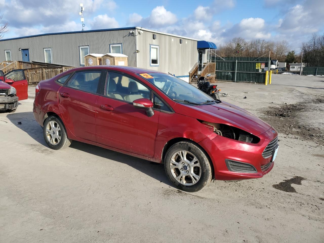 VIN 3FADP4BJ9GM192705 2016 FORD FIESTA no.4