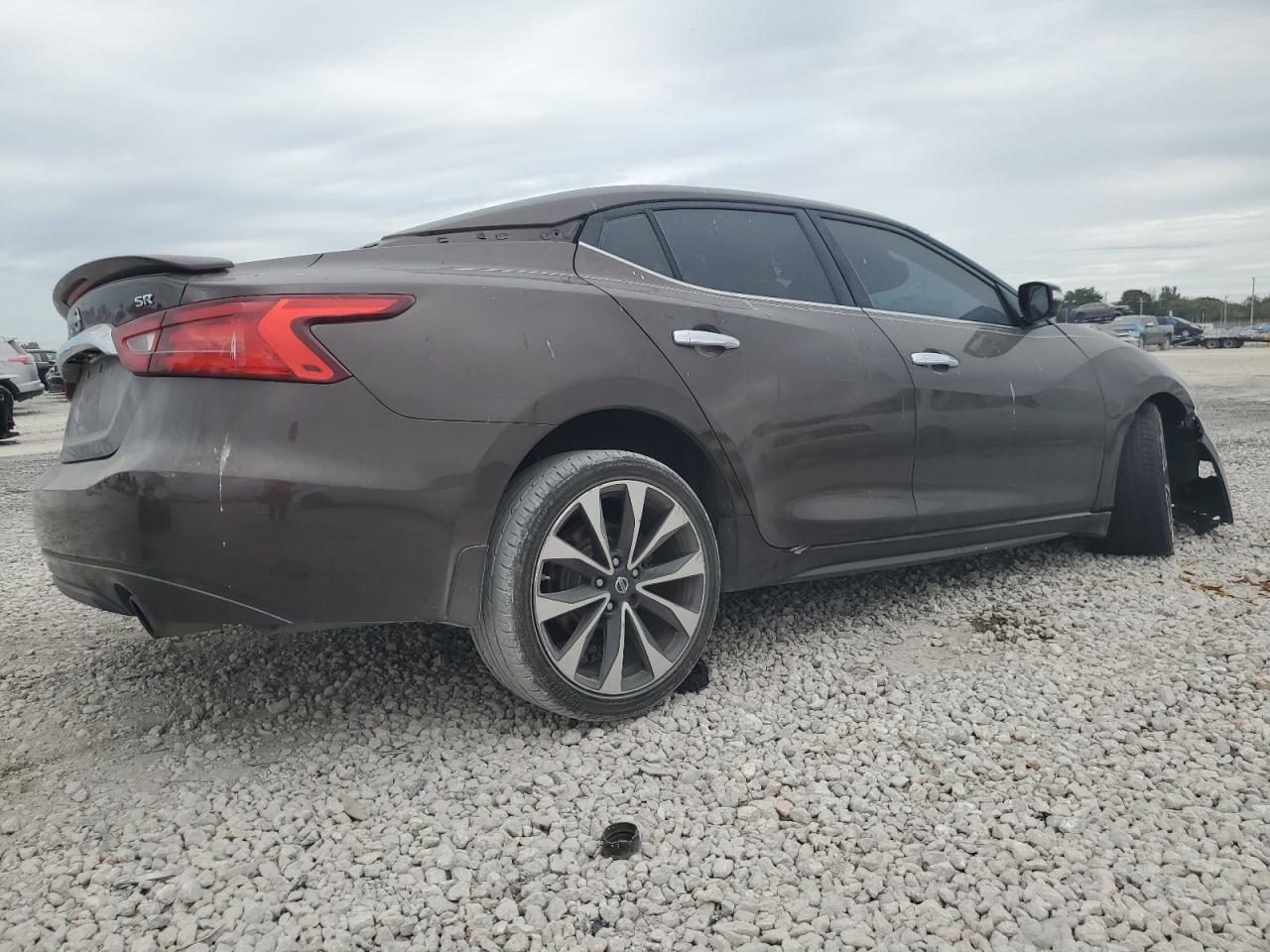 2016 Nissan Maxima - Image 3
