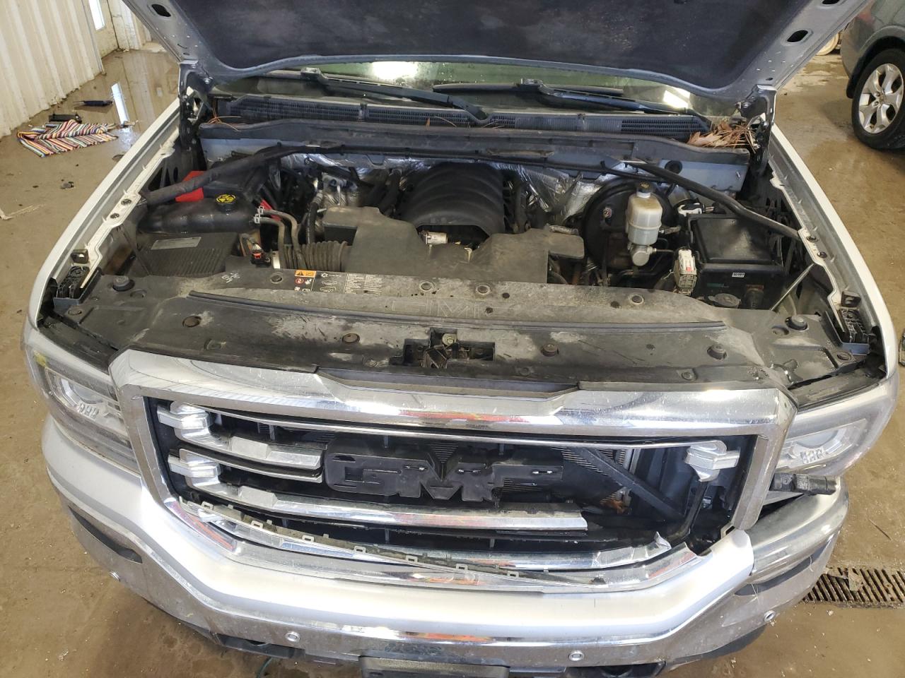 2016 GMC Sierra - Image 11