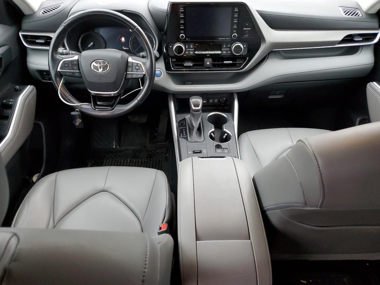 2020 Toyota Highlander - Image 8