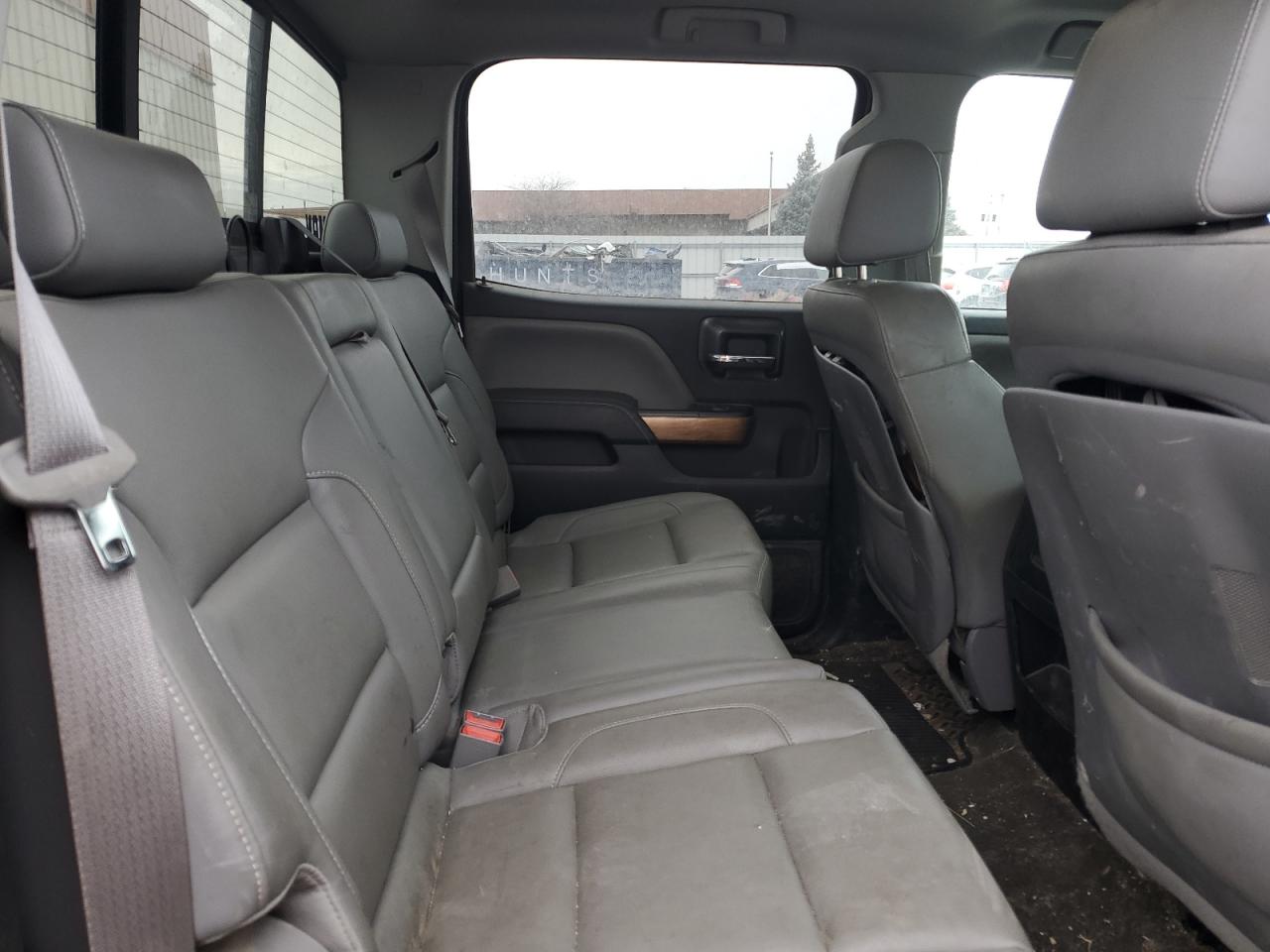 2015 Chevrolet Silverado - Image 11