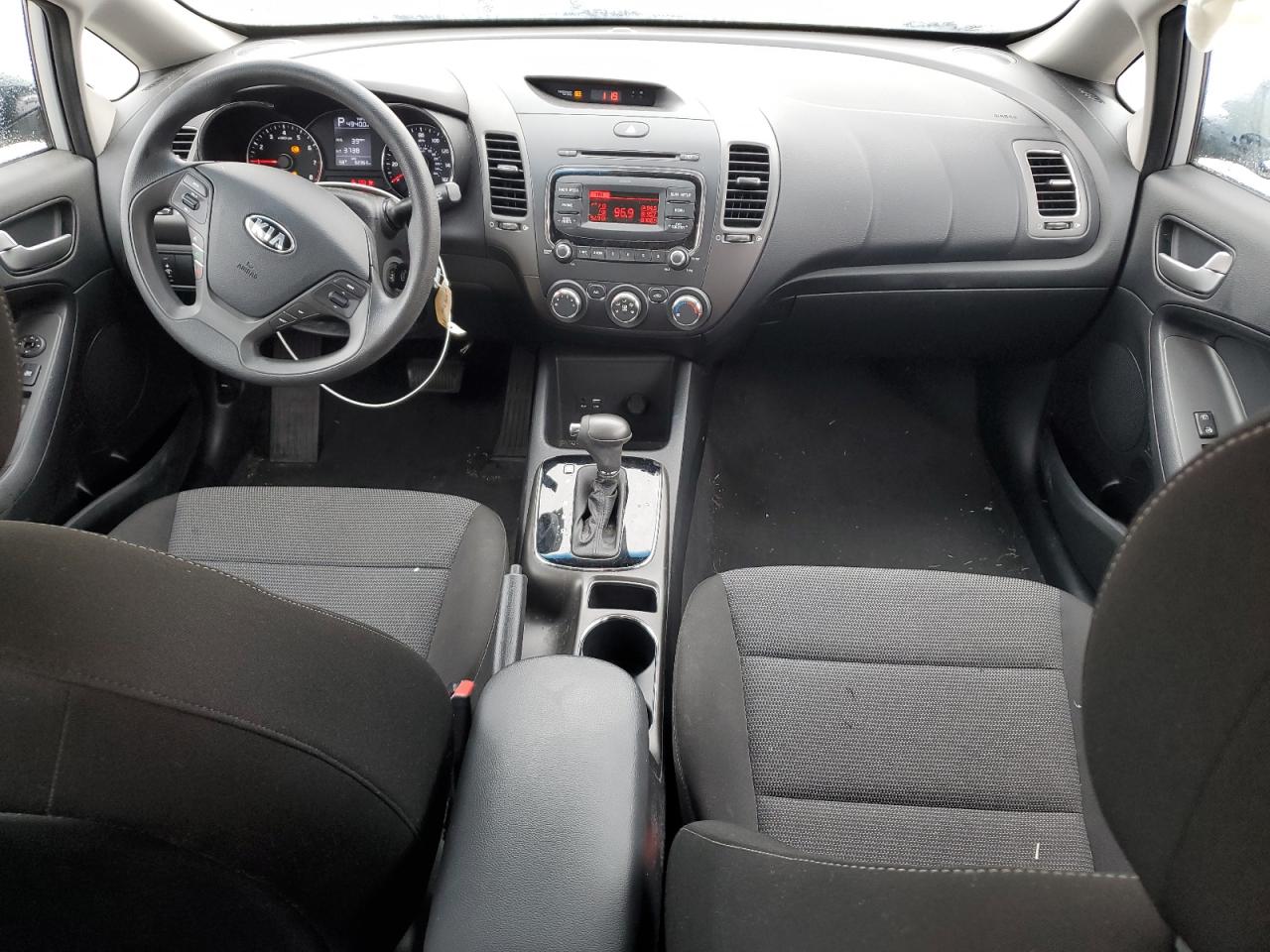 2017 Kia Forte - Image 8