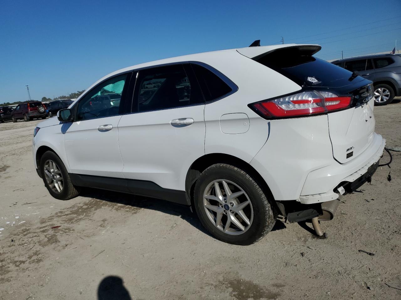 2022 Ford Edge - Image 2