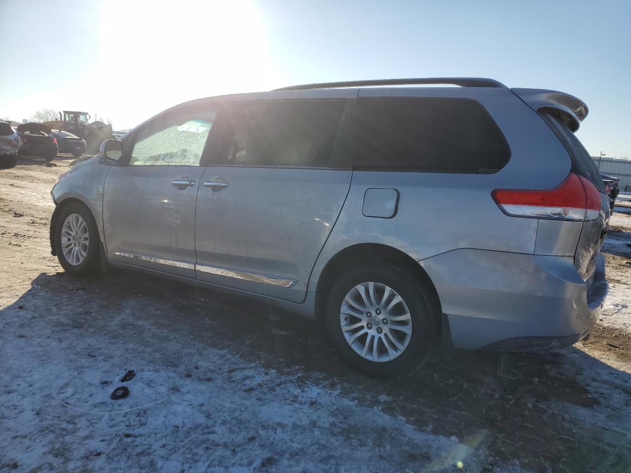 2013 Toyota Sienna - Image 2