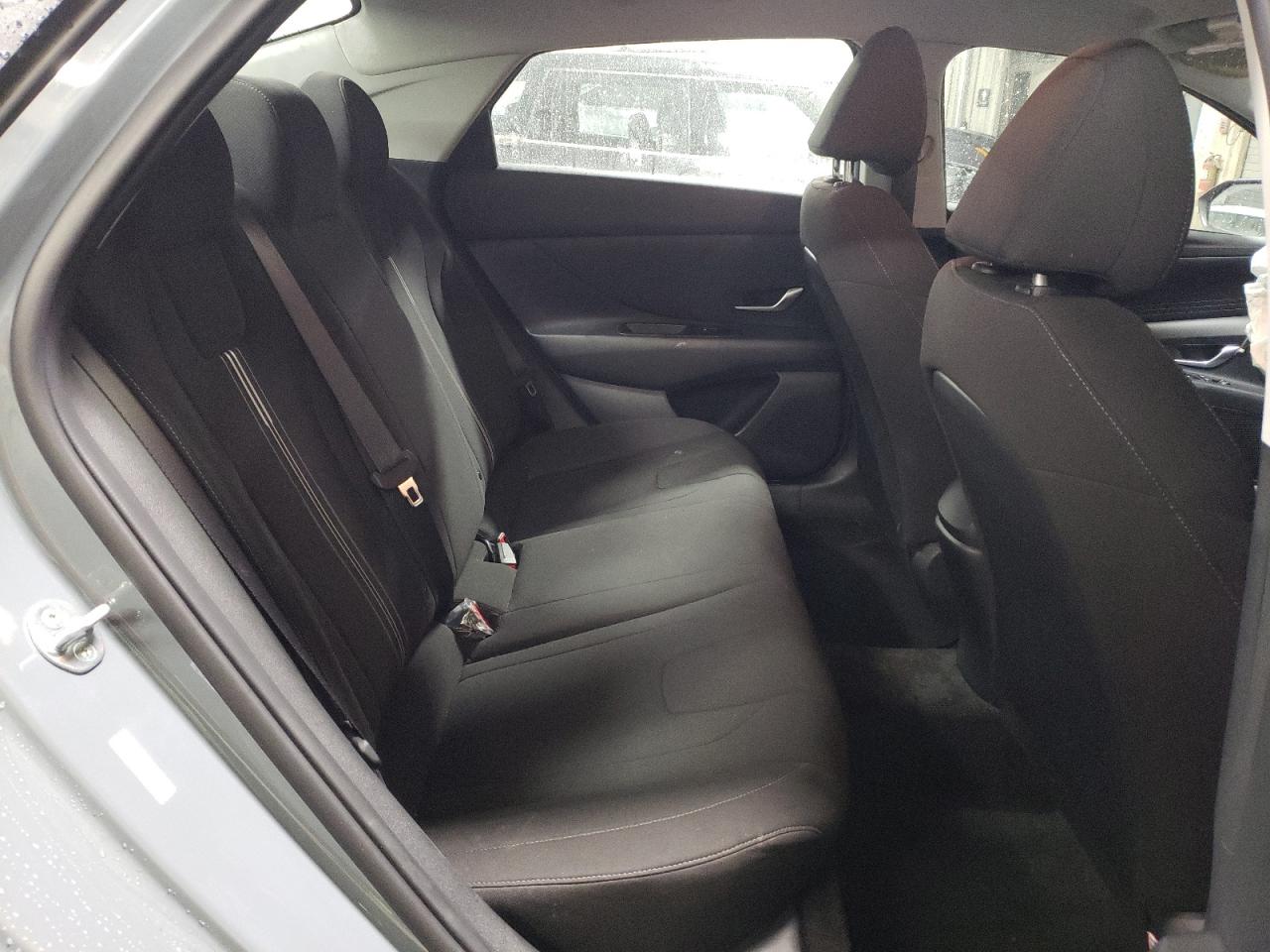 2023 Hyundai Elantra - Image 10