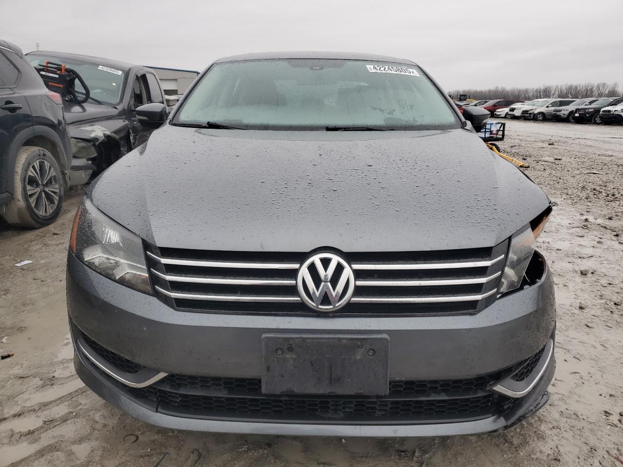 2014 Volkswagen Passat - Image 5