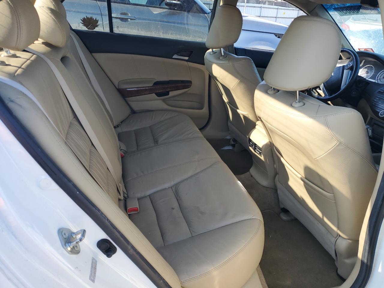 2011 Honda Accord - Image 10