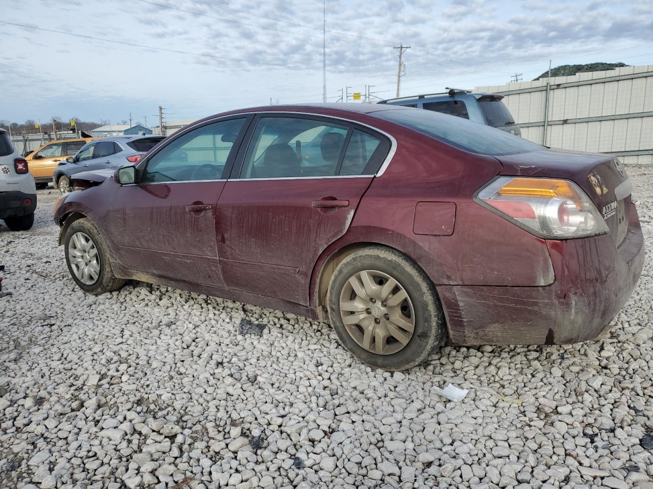 2010 Nissan Altima - Image 2