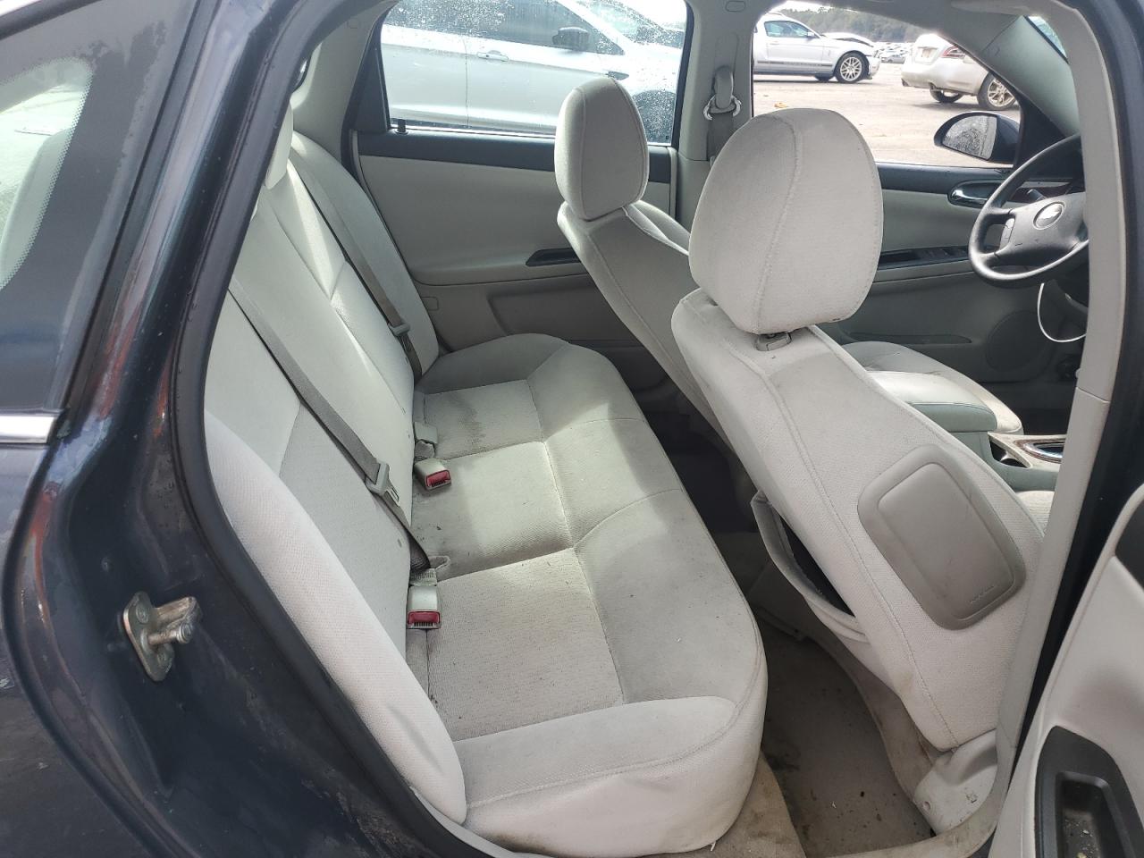 2009 Chevrolet Impala - Image 10
