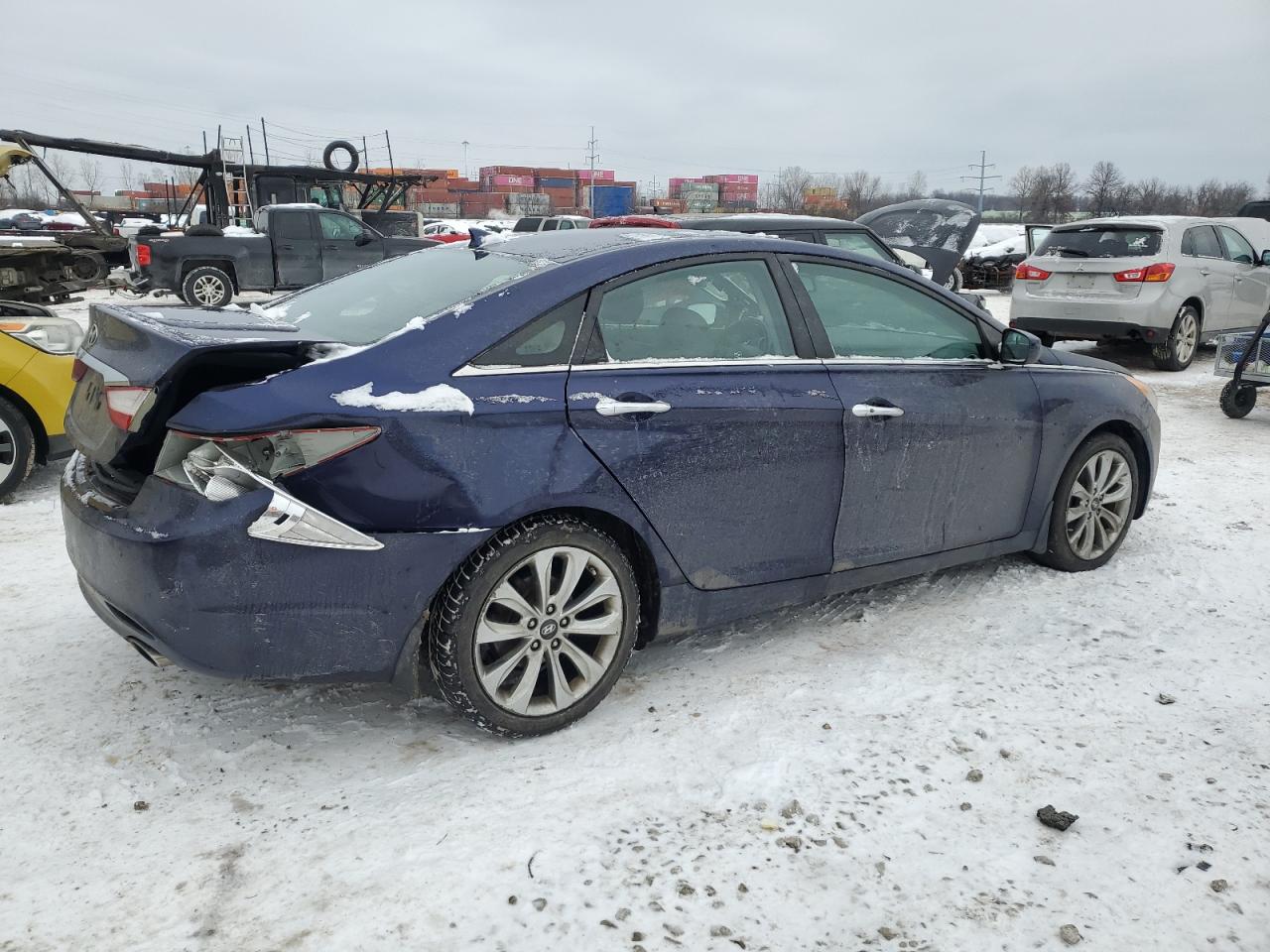 2013 Hyundai Sonata - Image 3