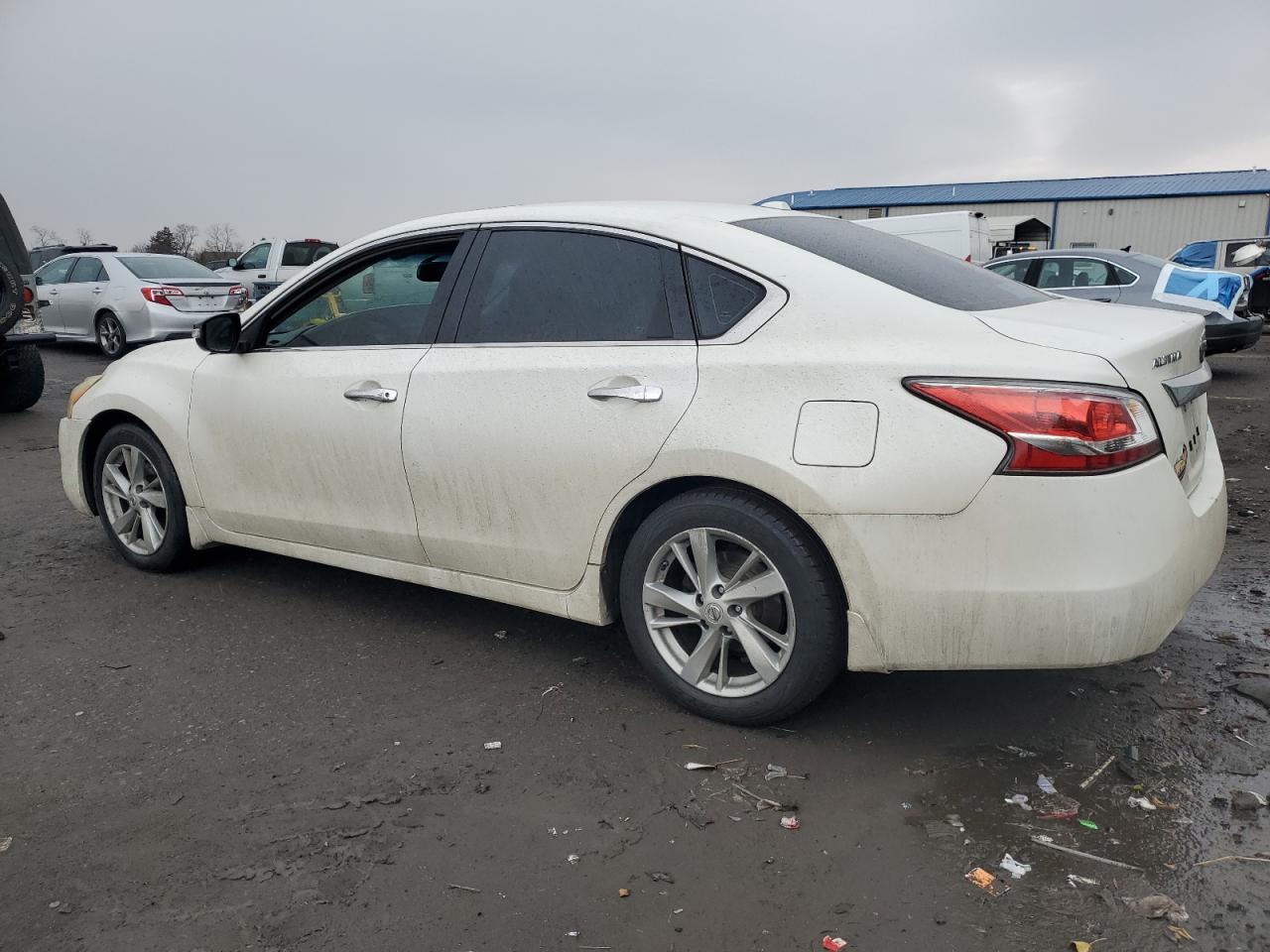 2014 Nissan Altima - Image 2