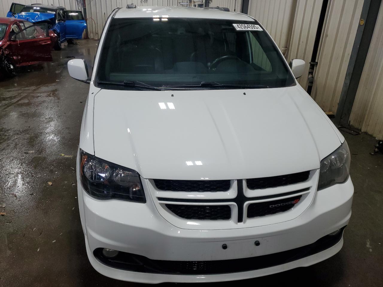 2019 Dodge Caravan - Image 5