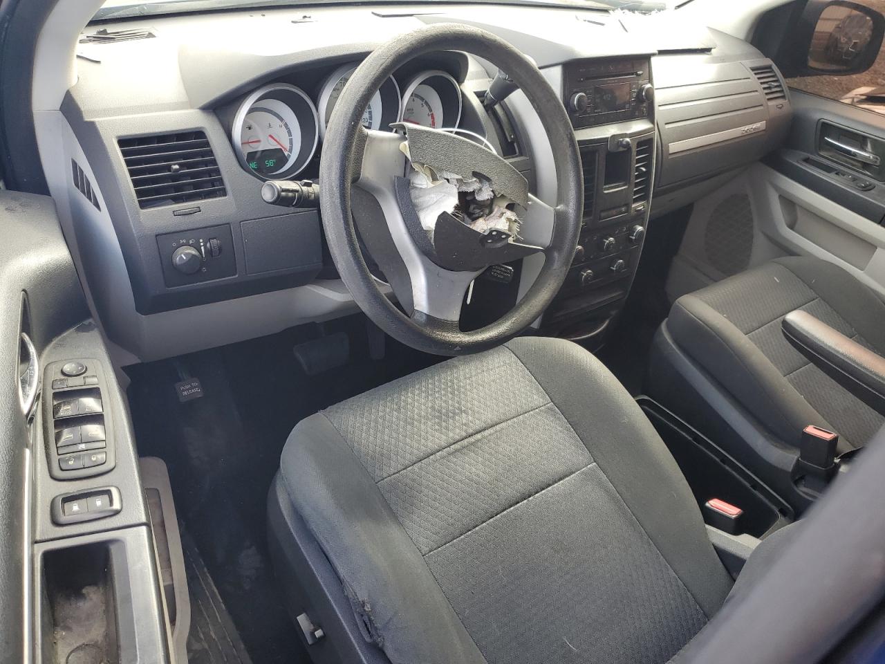 2010 Dodge Caravan - Image 8