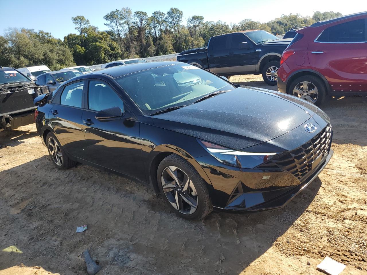2023 Hyundai Elantra - Image 4