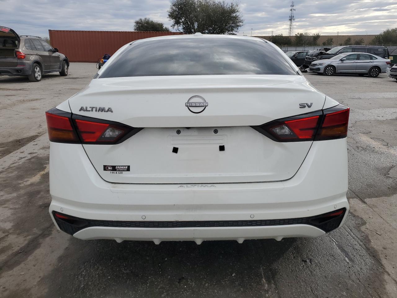 2024 Nissan Altima - Image 6