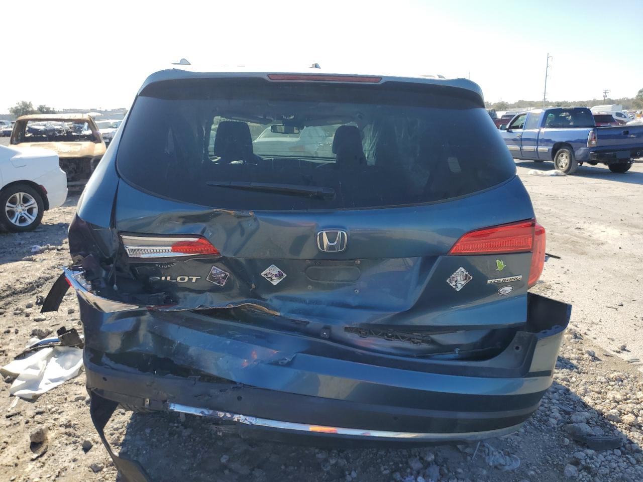 2018 Honda Pilot - Image 6