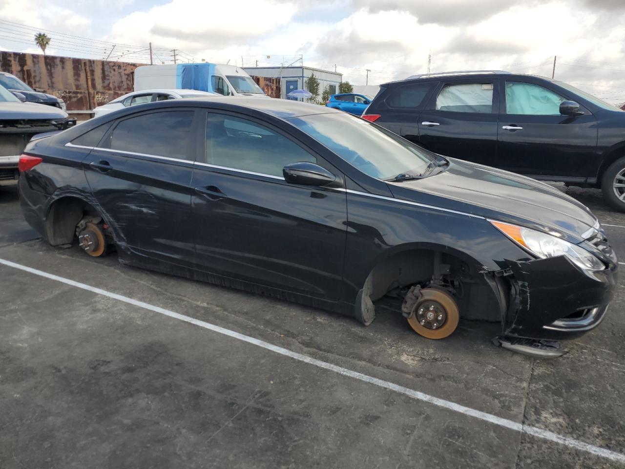 2013 Hyundai Sonata - Image 4