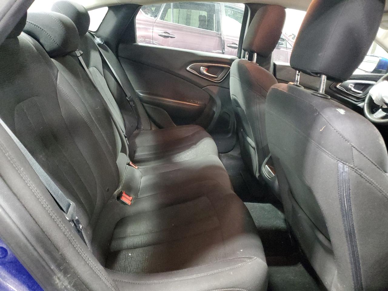 2015 Chrysler 200 - Image 11