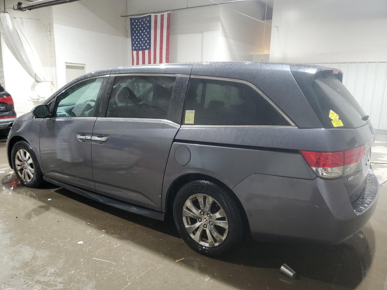 2016 Honda Odyssey - Image 2