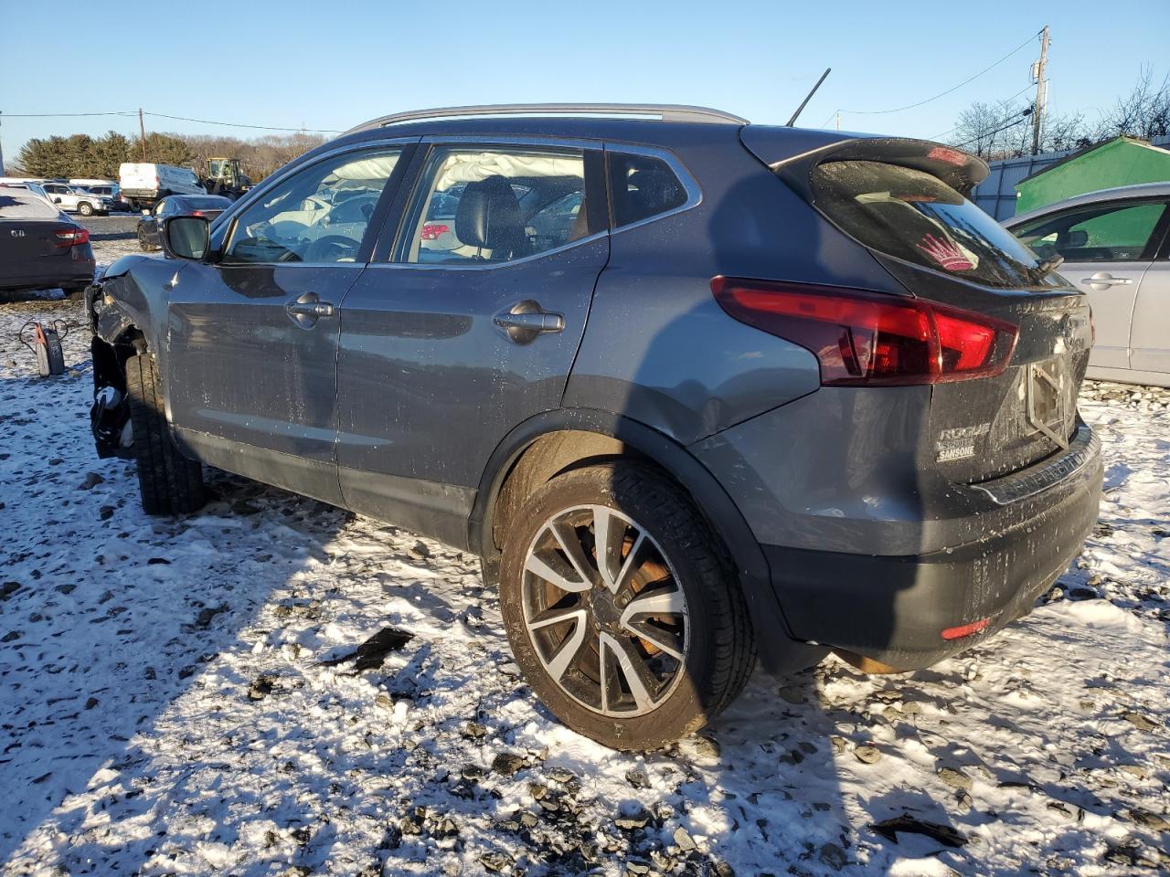 JN1BJ1CR5JW202663 NISSAN ROGUE 2018