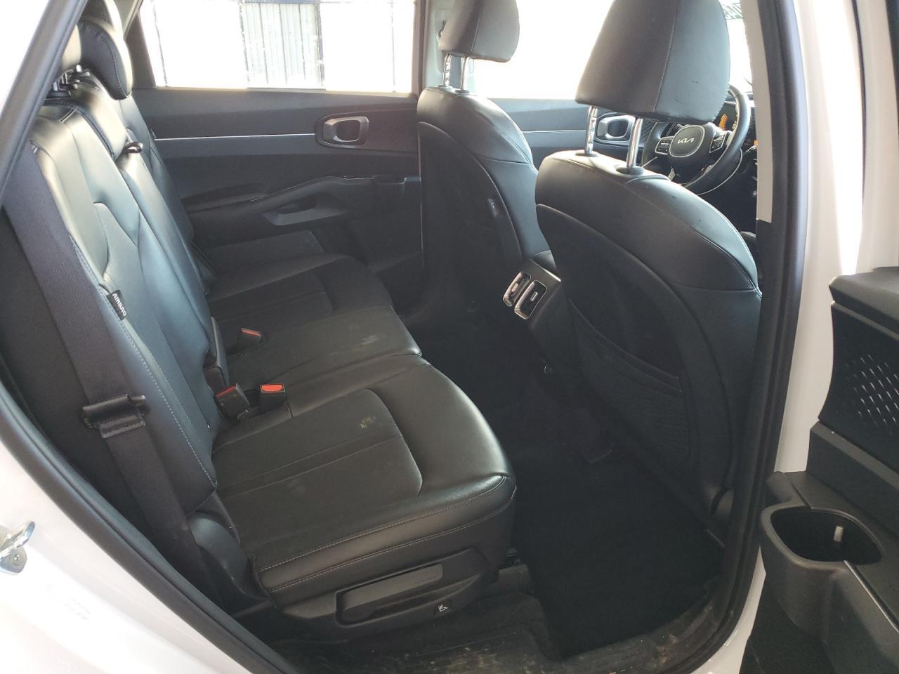 2024 Kia Sorento - Image 11
