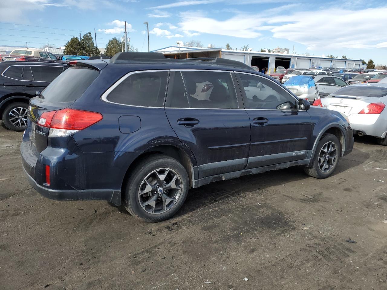 2014 Subaru Outback - Image 3