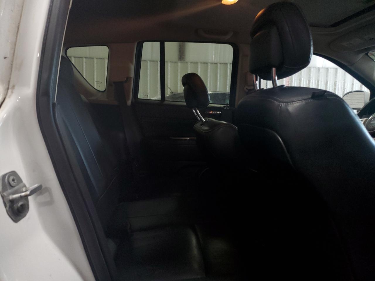 2016 Jeep Compass - Image 11