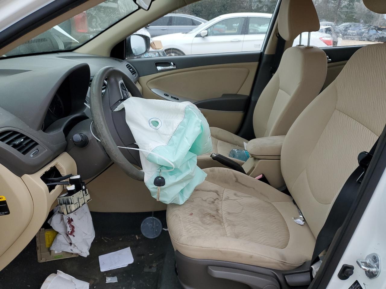 2013 Hyundai Accent - Image 7