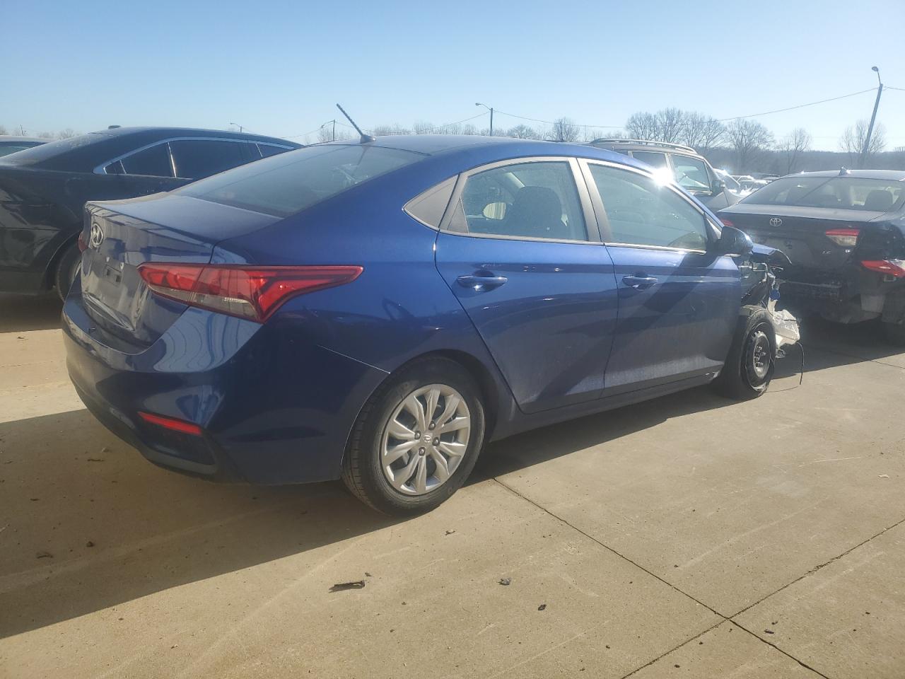 2022 Hyundai Accent - Image 3