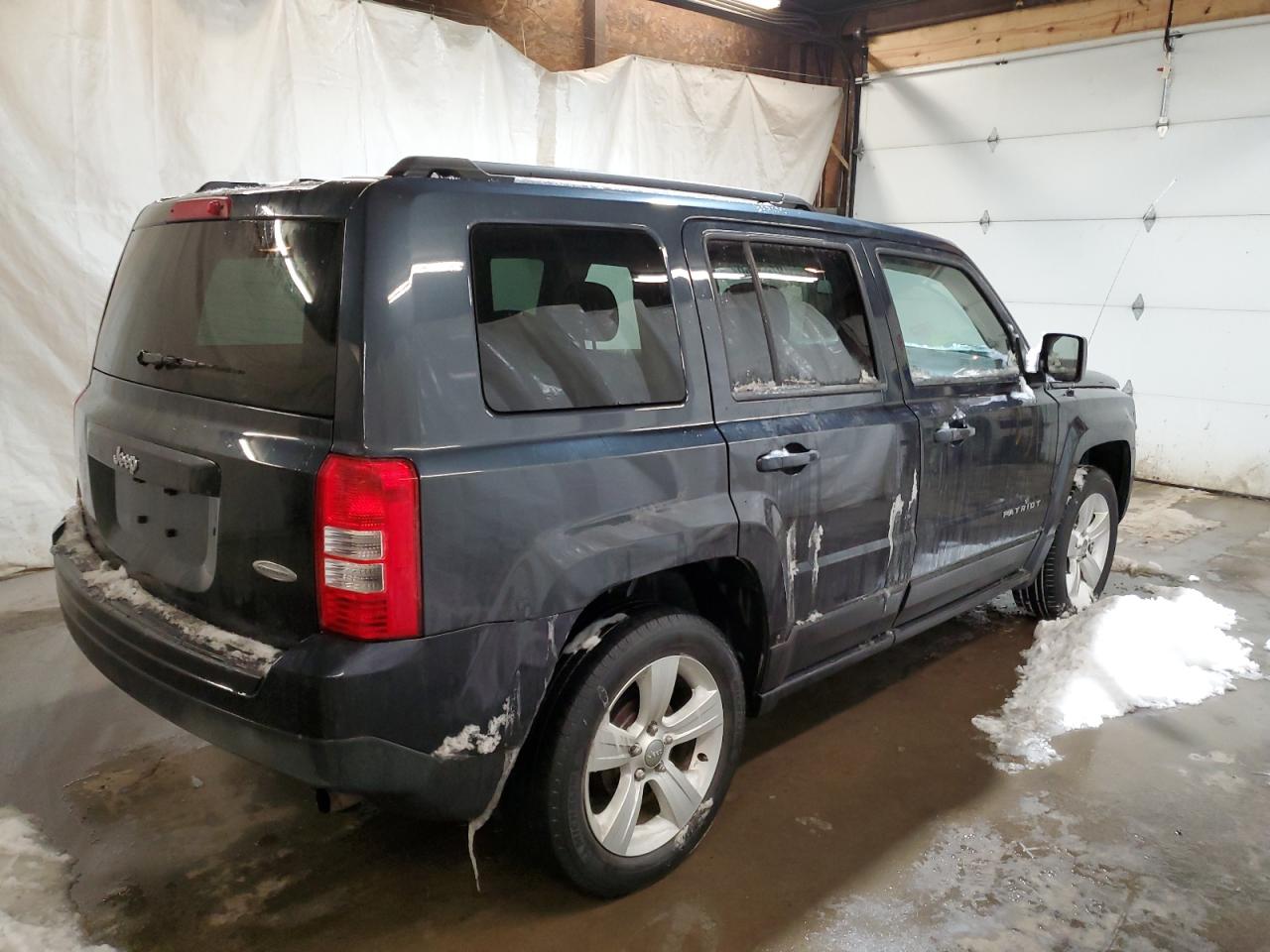 VIN 1C4NJPFB7ED704295 2014 JEEP PATRIOT no.3