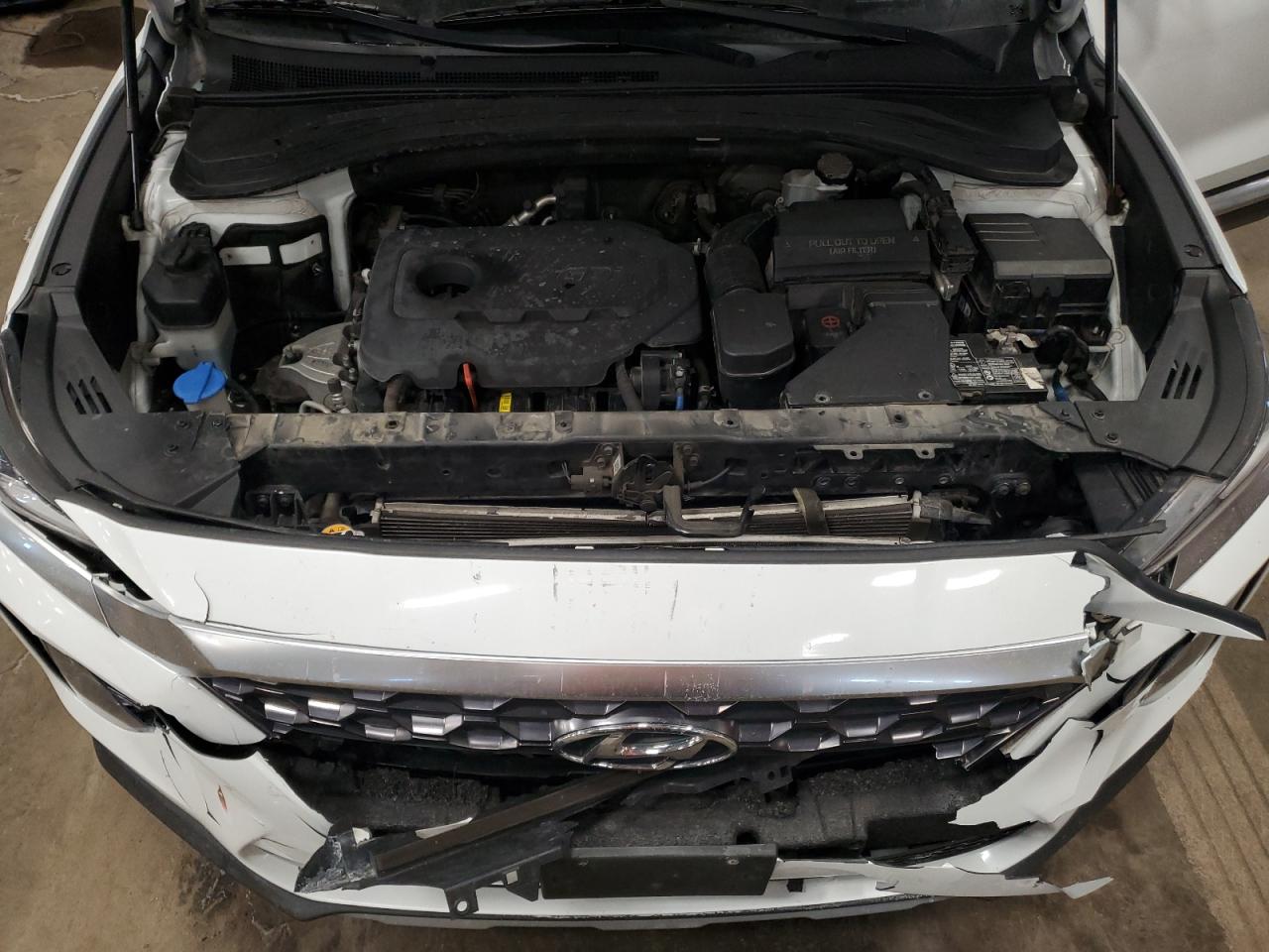 2019 Hyundai Santa Fe - Image 12