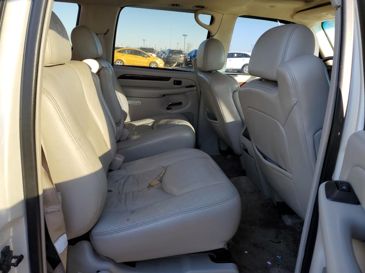 2003 Cadillac Escalade - Image 11