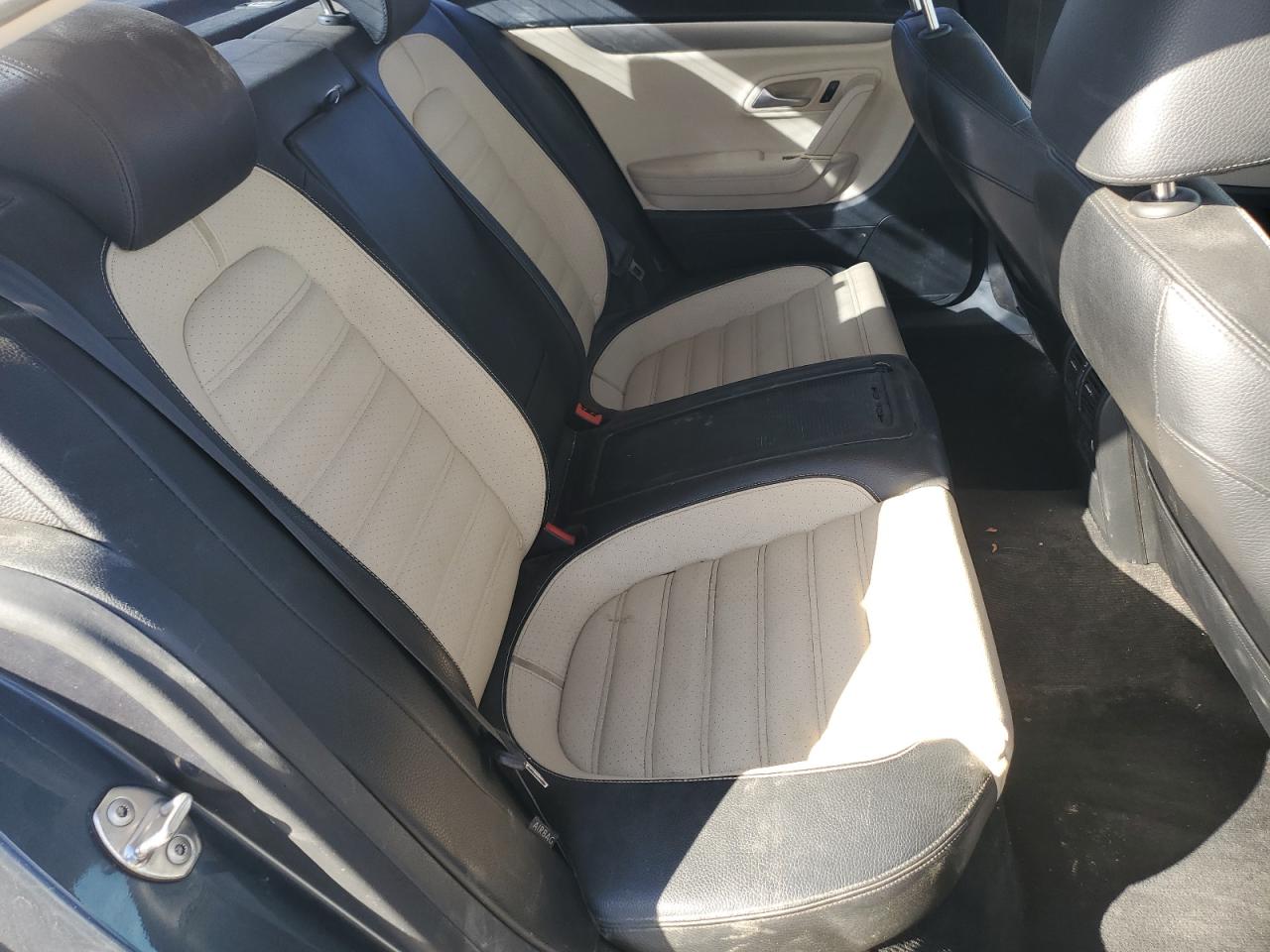 2010 Volkswagen Passat CC - Image 10