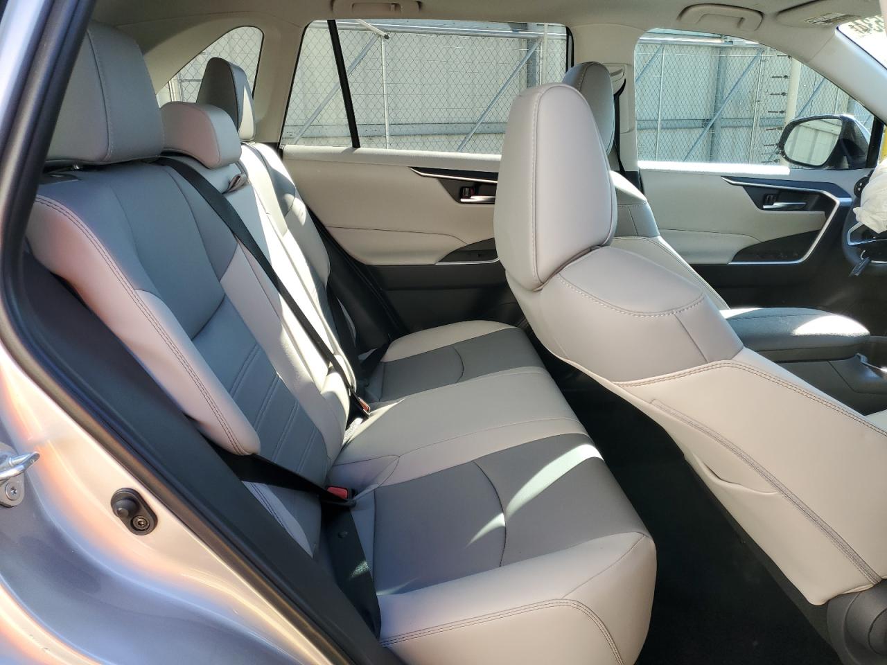 2024 Toyota RAV 4 - Image 11
