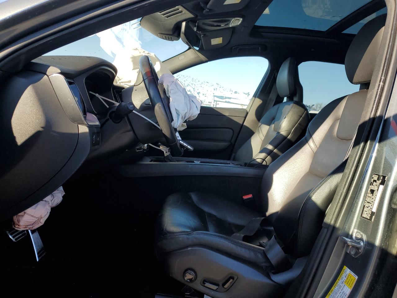 2018 Volvo XC60 - Image 7
