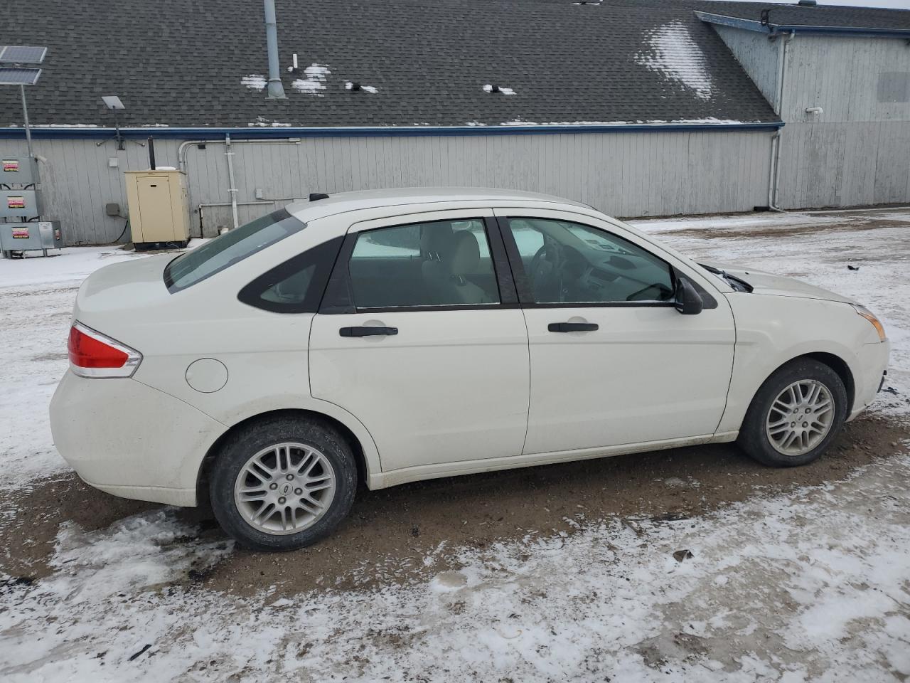 2010 Ford Focus - Image 3