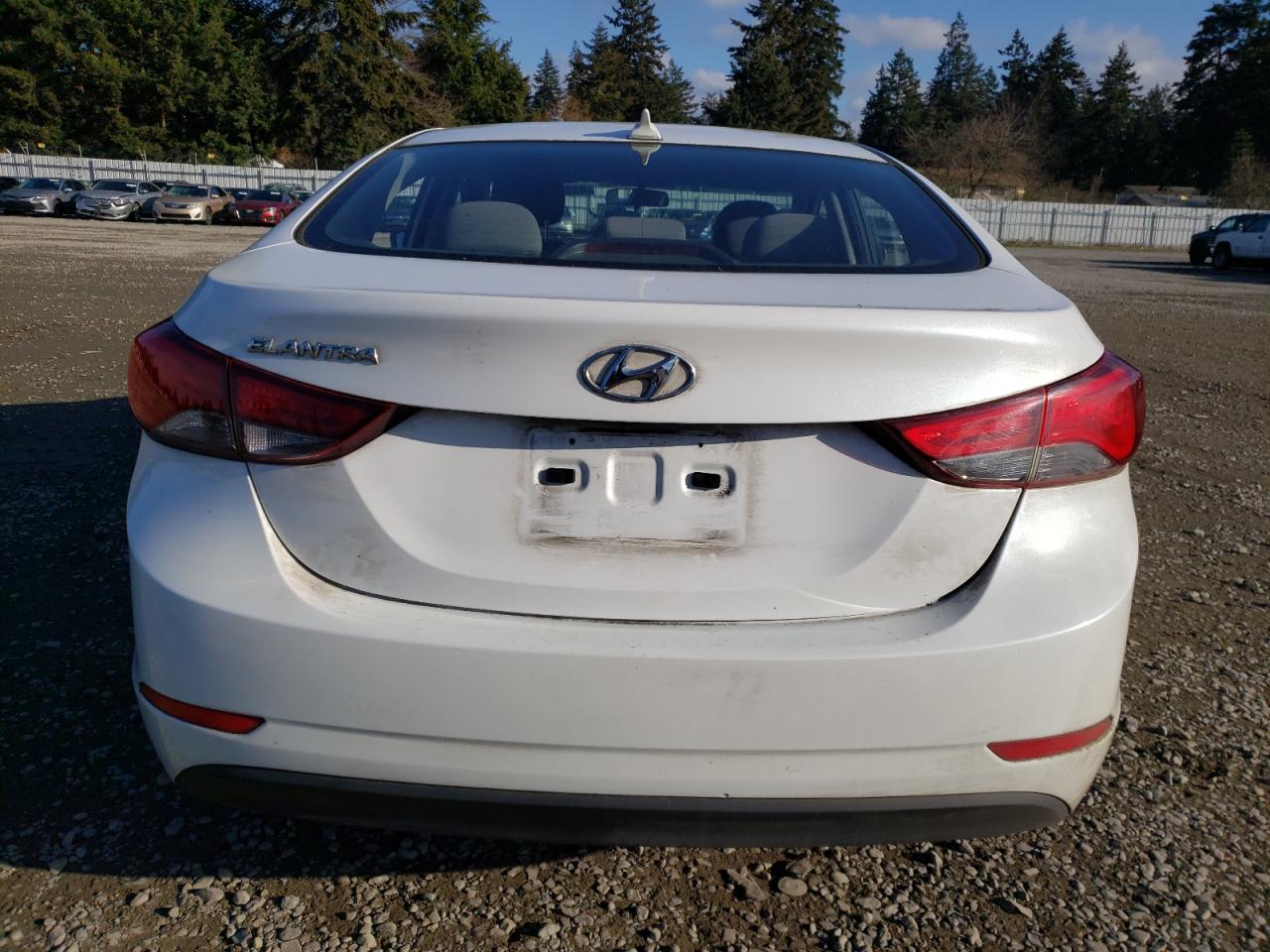 2016 Hyundai Elantra - Image 6