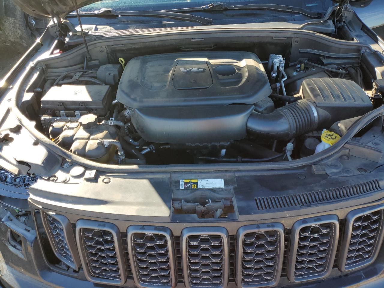 2019 Jeep Grand Cherokee - Image 13