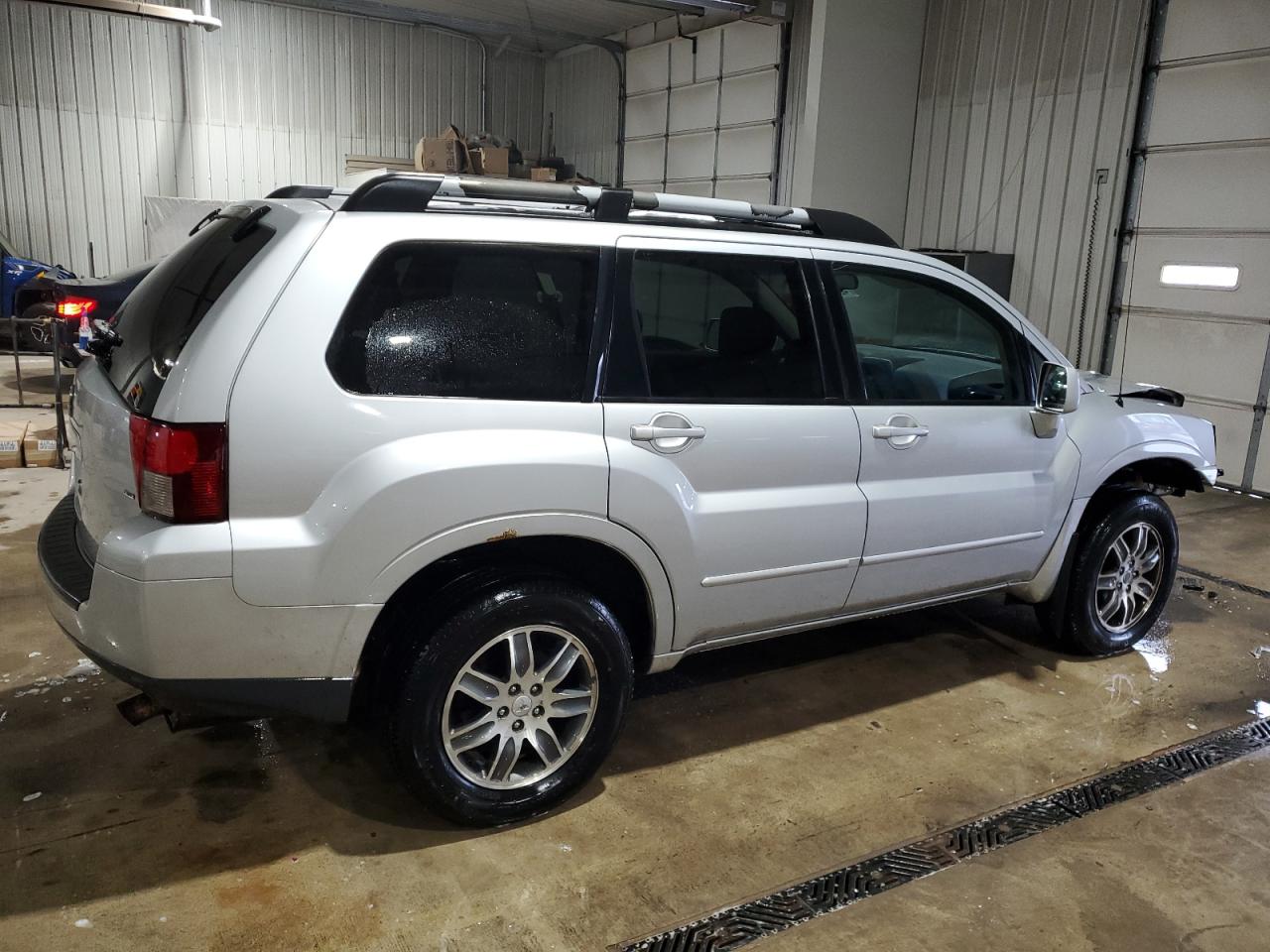 2006 Mitsubishi Endeavor - Image 3