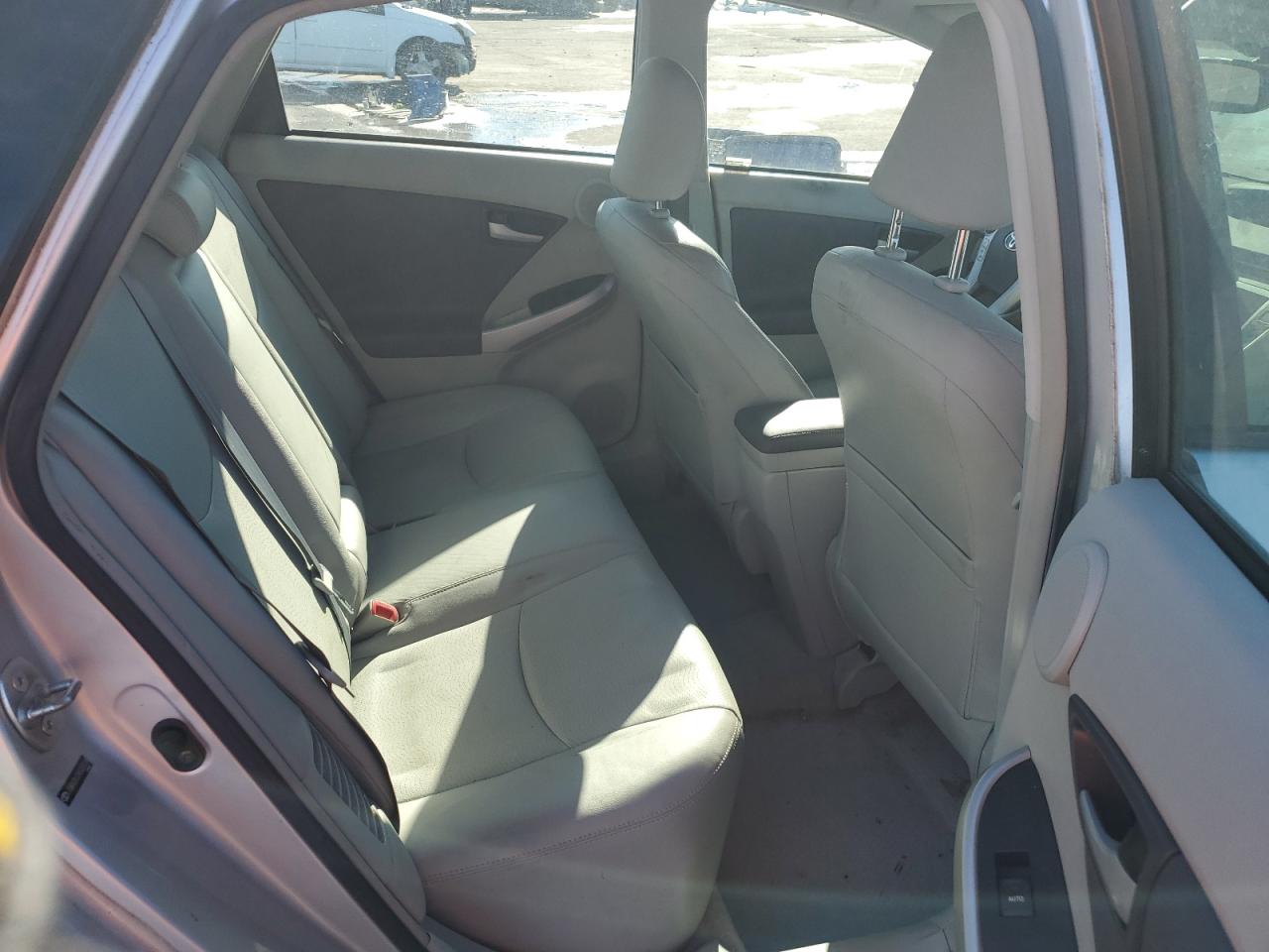 2010 Toyota Prius - Image 10