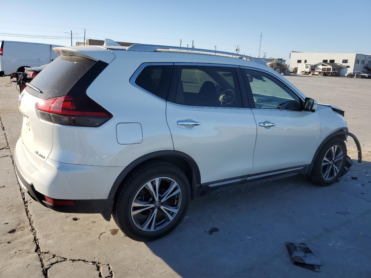 2018 Nissan Rogue - Image 3