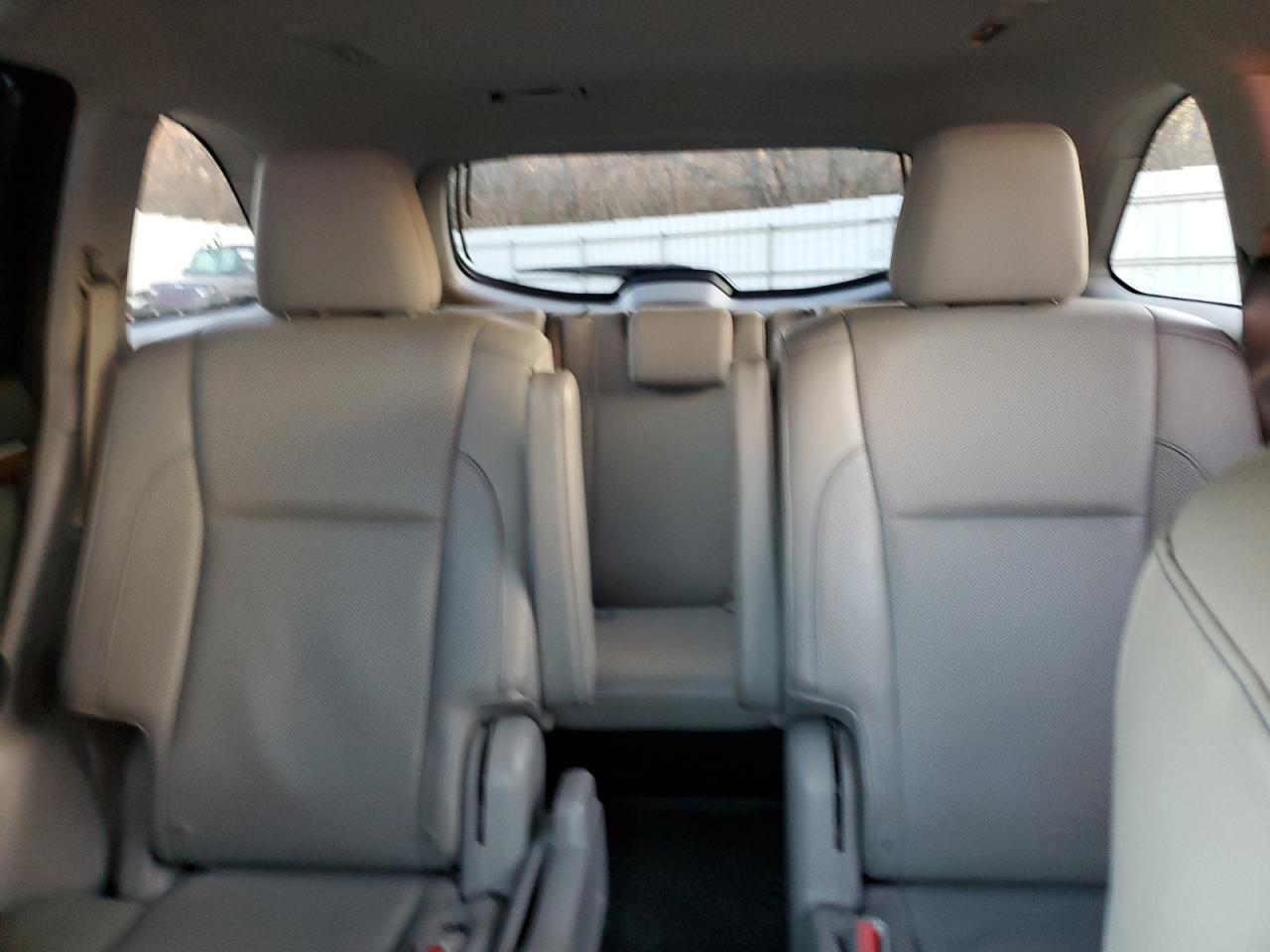 2015 Toyota Highlander - Image 10