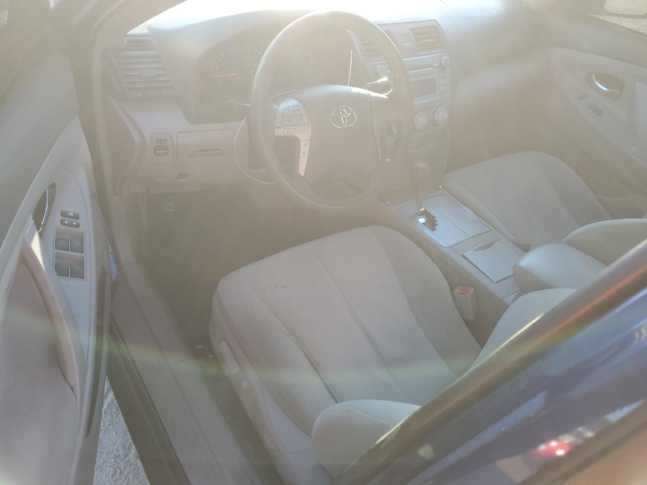 2011 Toyota Camry - Image 8