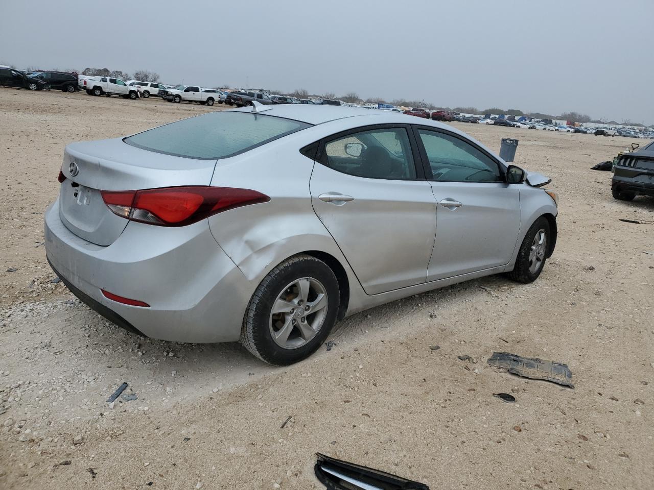 2014 Hyundai Elantra - Image 3