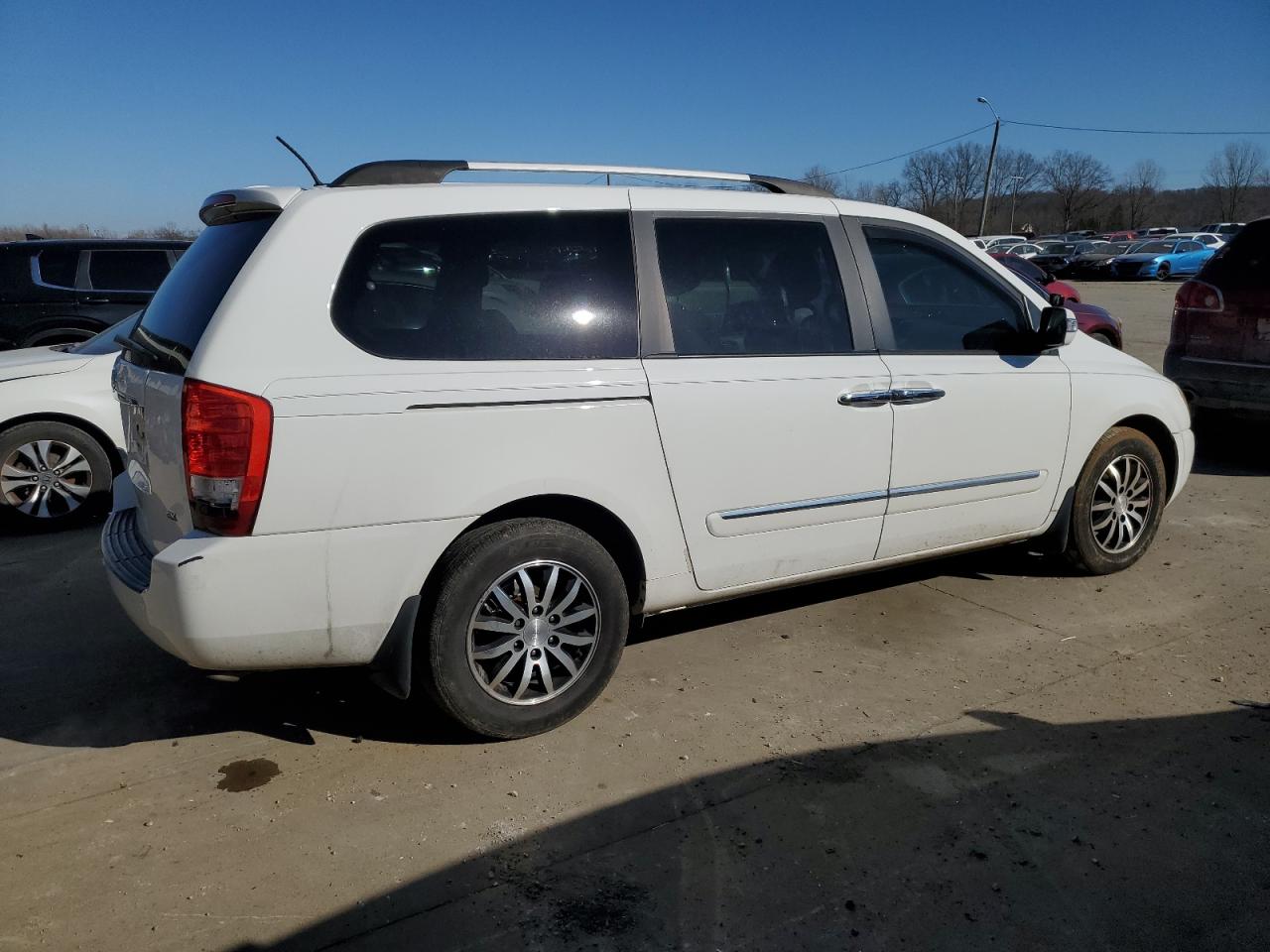 2012 Kia Sedona - Image 3