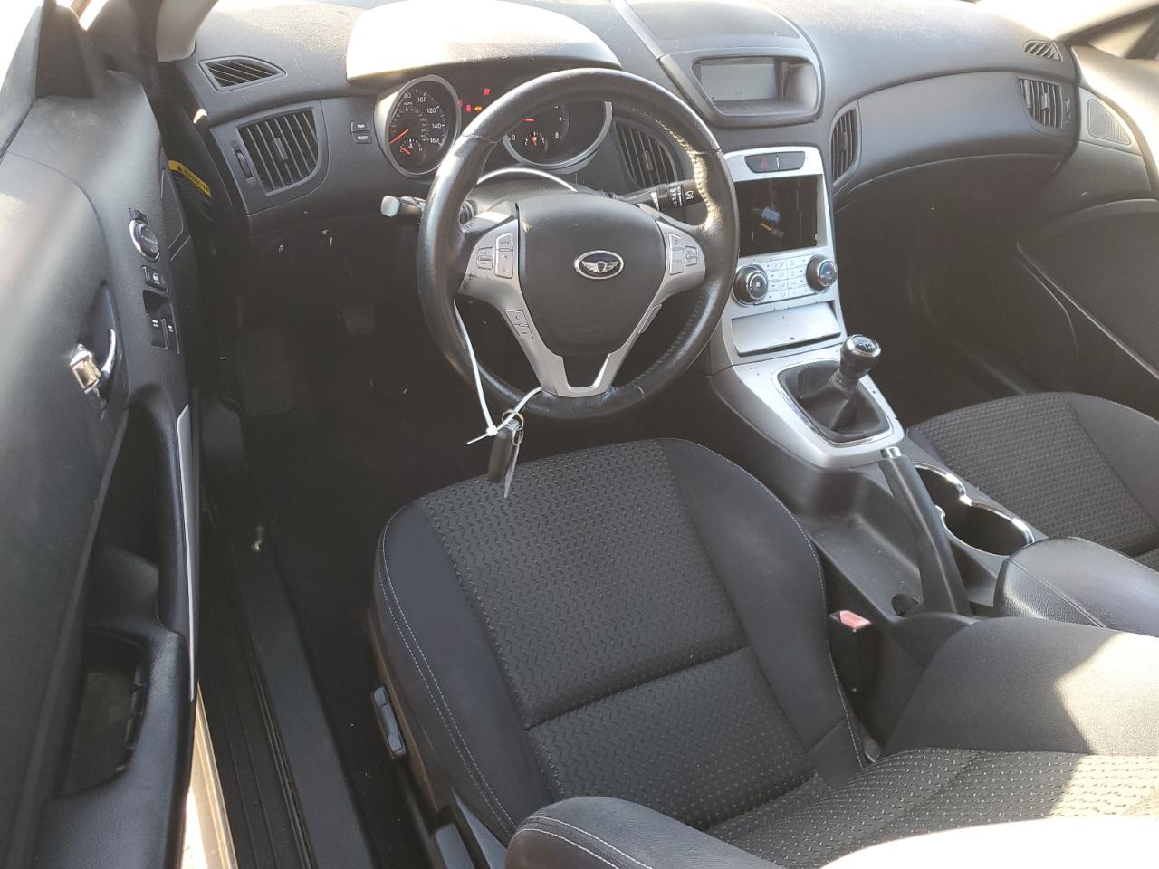 2010 Hyundai Genesis - Image 8