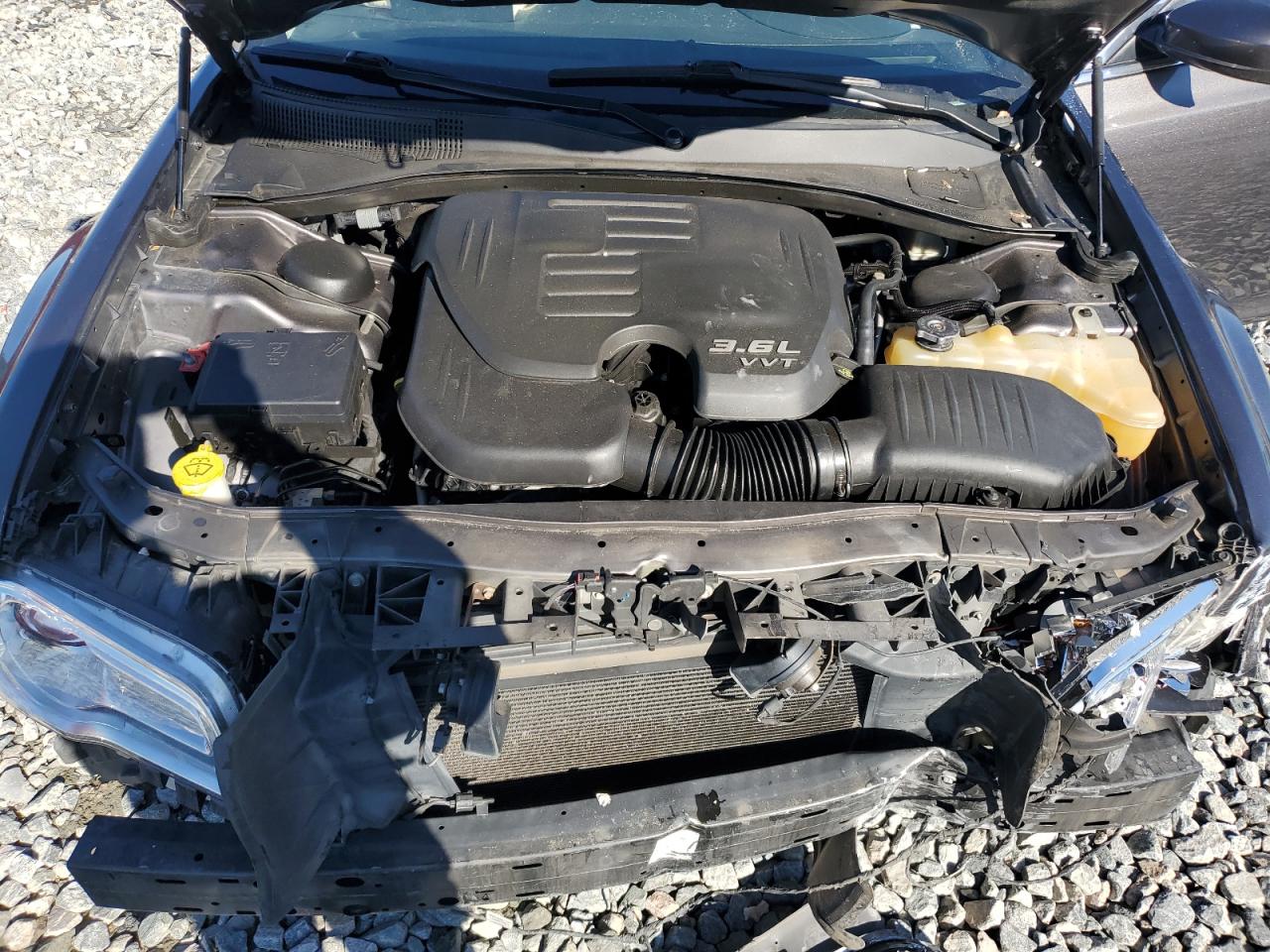 2016 Chrysler 300 - Image 11