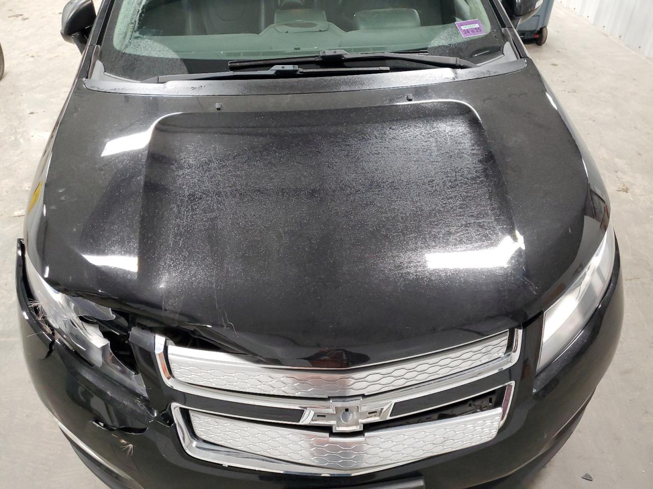 2014 Chevrolet Volt - Image 11