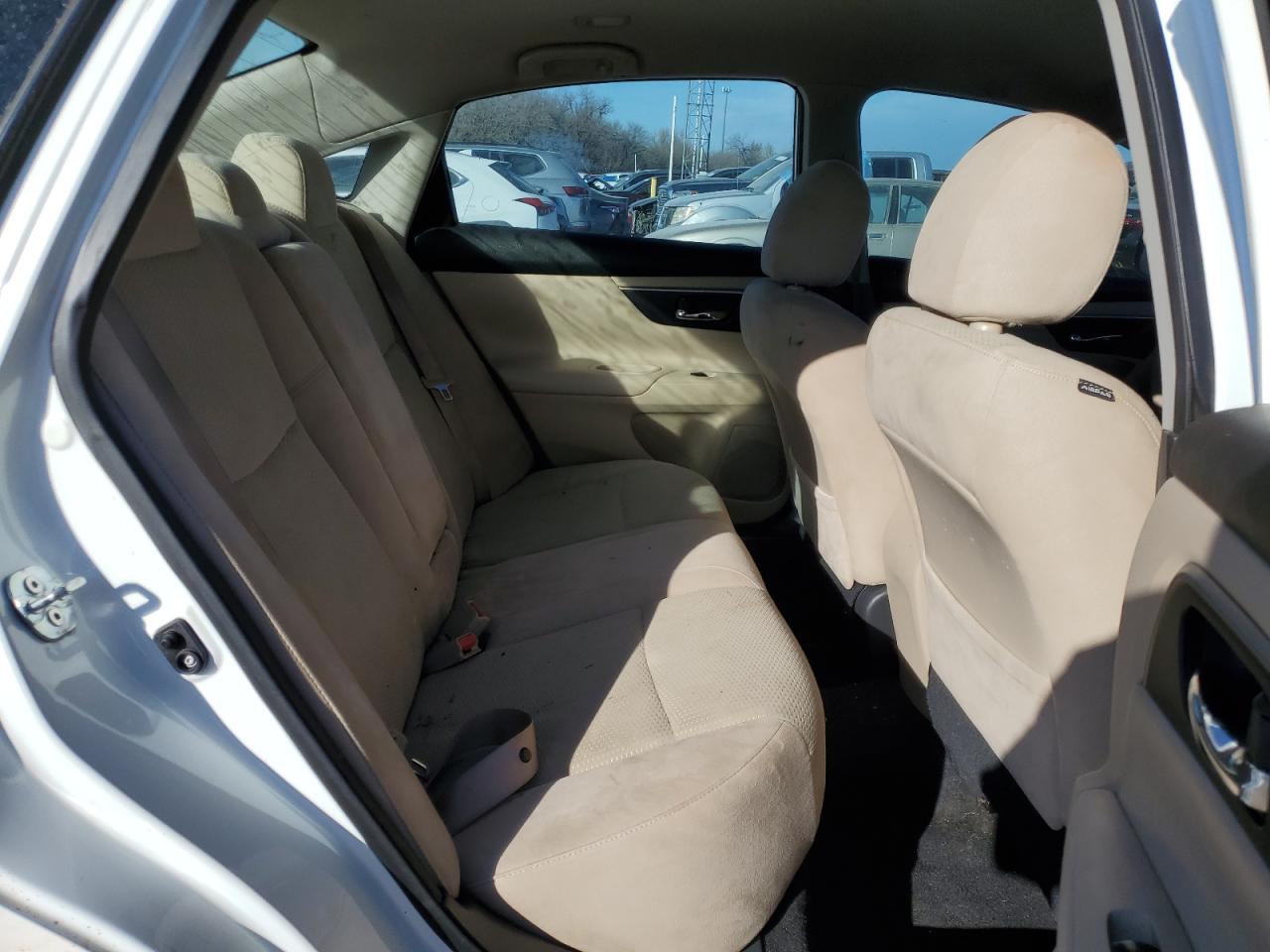 2015 Nissan Altima - Image 10