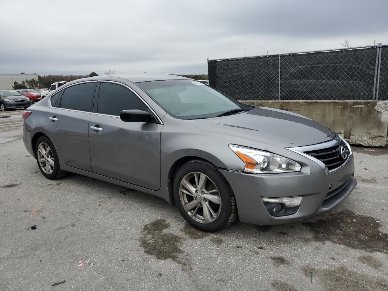 2015 Nissan Altima - Image 4